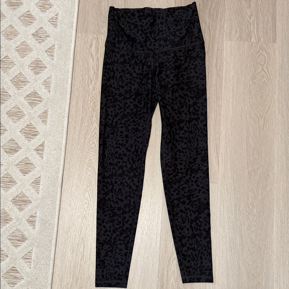 Old Navy Active Black Animal Print Leggings